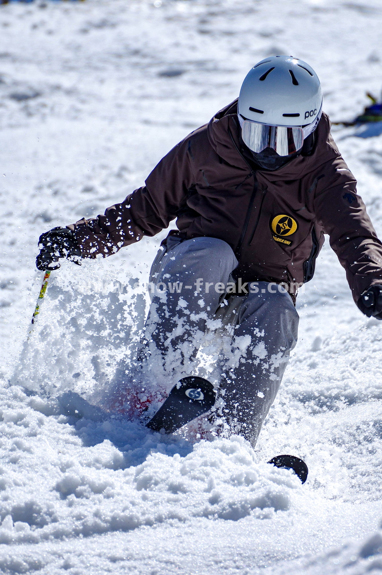 札幌国際スキー場 Mt.石井スポーツ ISHII SKI ACADEMY 校長・斉藤人之さんによる『斉藤塾』開講。本日のテーマは、「春雪！コブからスキーのたわみを楽しむ！！」(^^)v